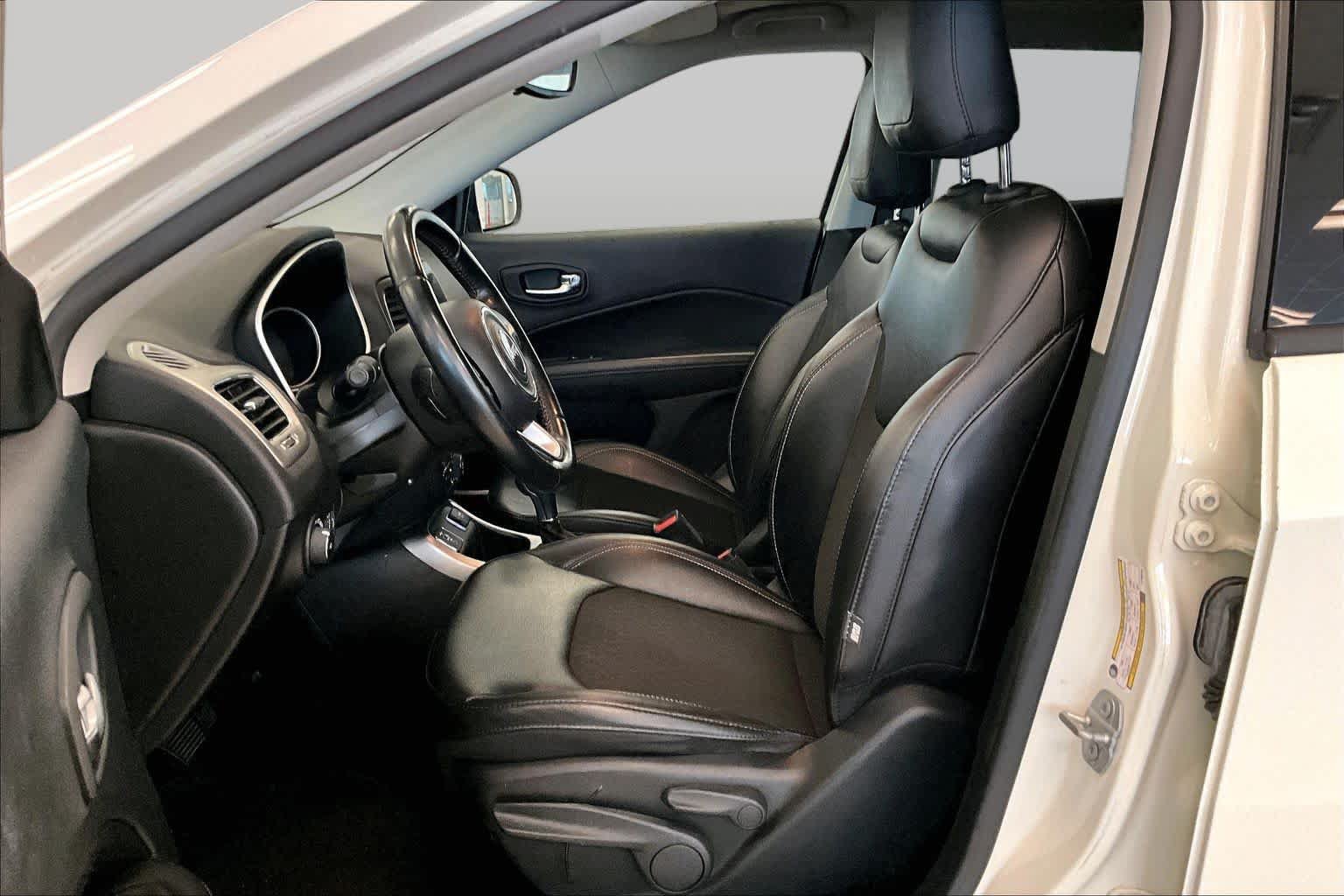 Used 2020 Jeep Compass Latitude FWD image 7