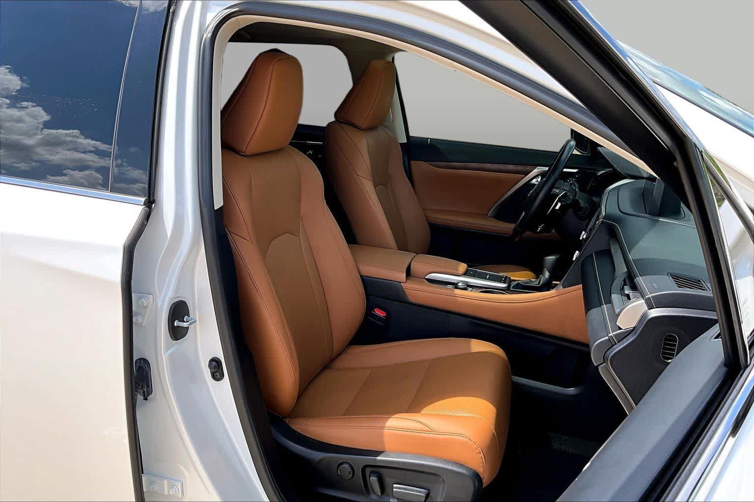 Certified 2022 Lexus RX 350L FWD w/ Premium Package image 9