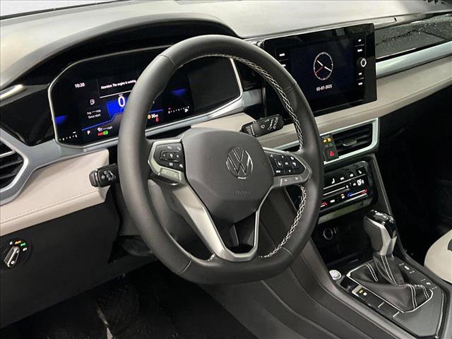 New 2025 Volkswagen Taos SE image 10