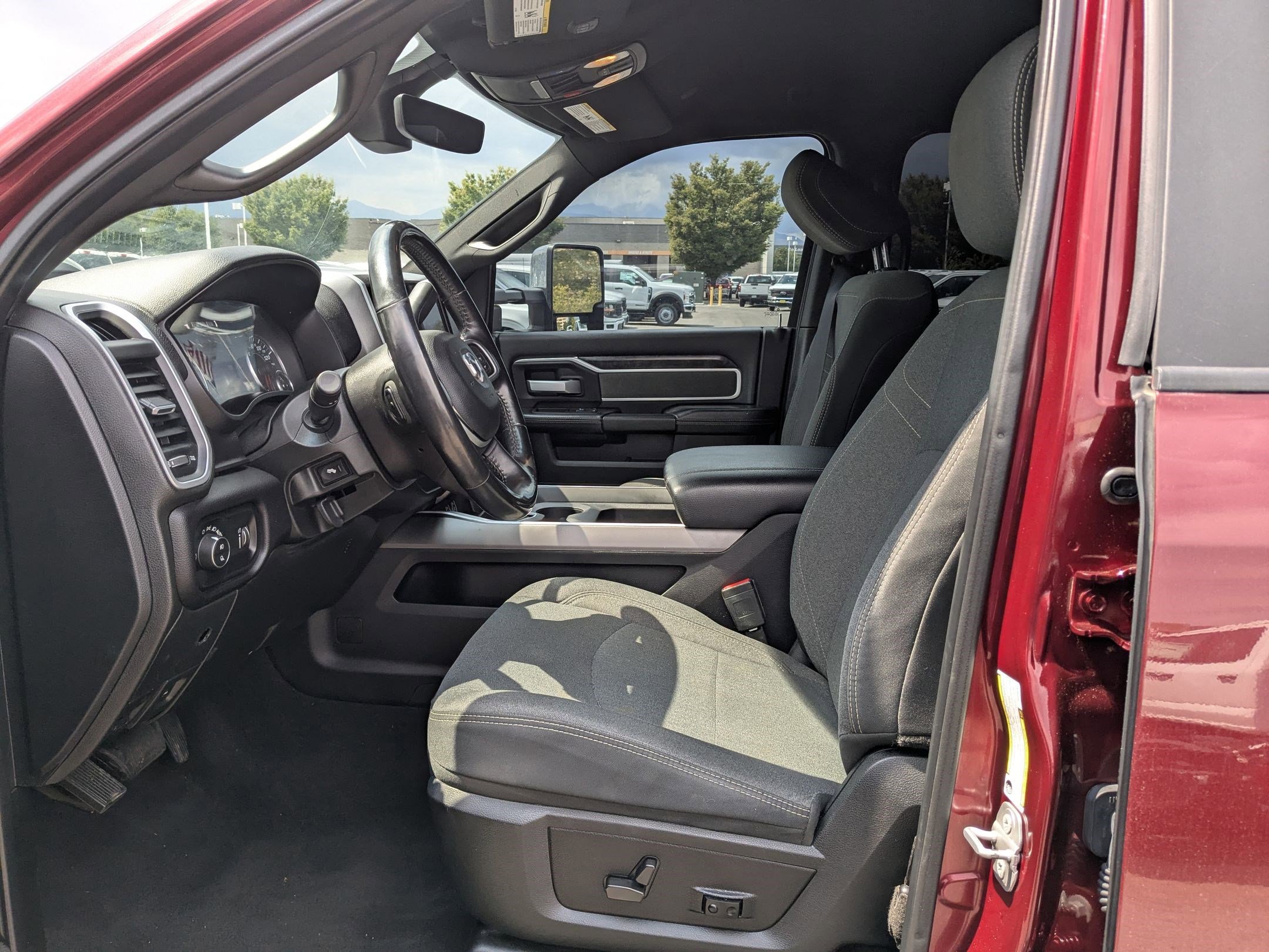Used 2022 RAM 2500 Big Horn w/ Level C Equiment Group image 17