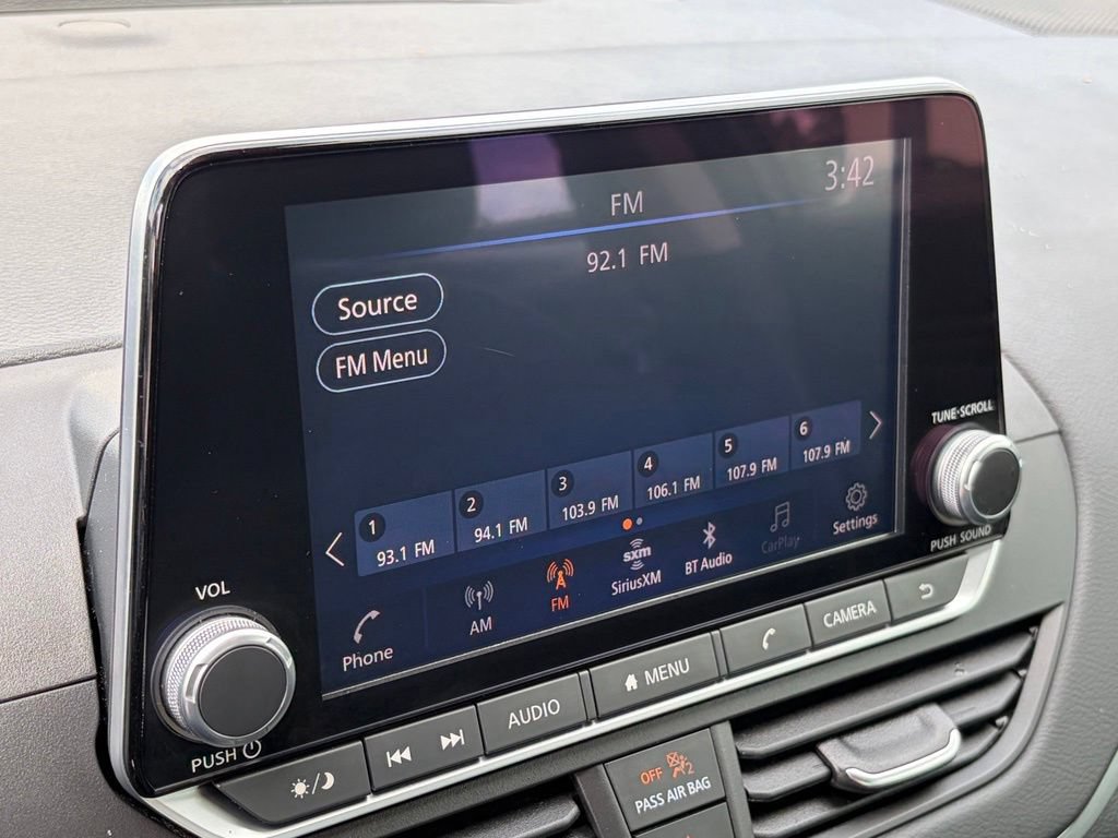 Used 2025 Nissan Altima 2.5 S FWD image 16