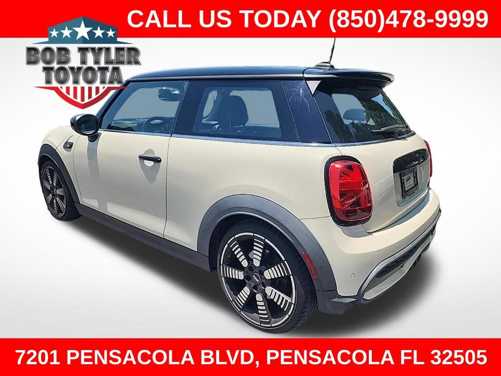 Used 2022 MINI Cooper S w/ Driver Assistance Package FWD image 1