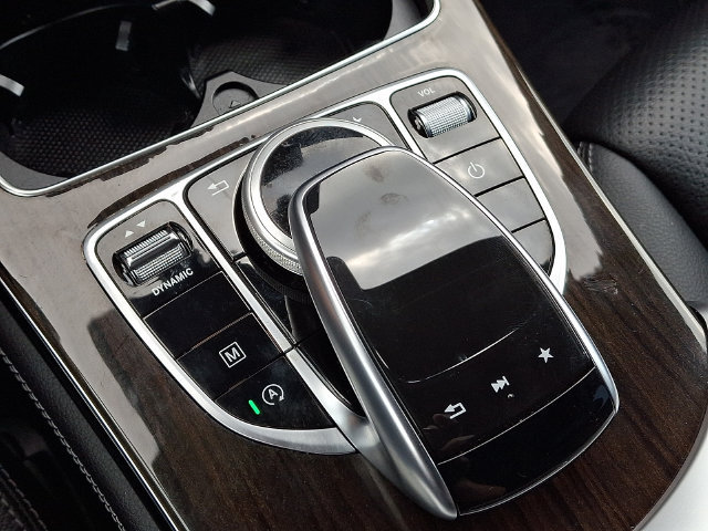 Used 2019 Mercedes-Benz GLC 300 4MATIC image 24