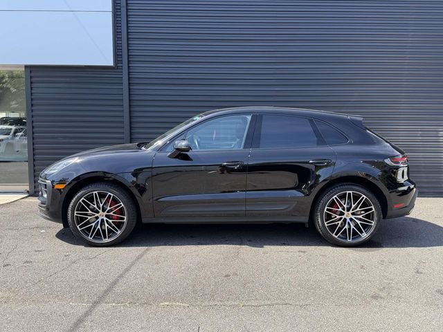 Certified 2023 Porsche Macan S AWD/4WD image 2