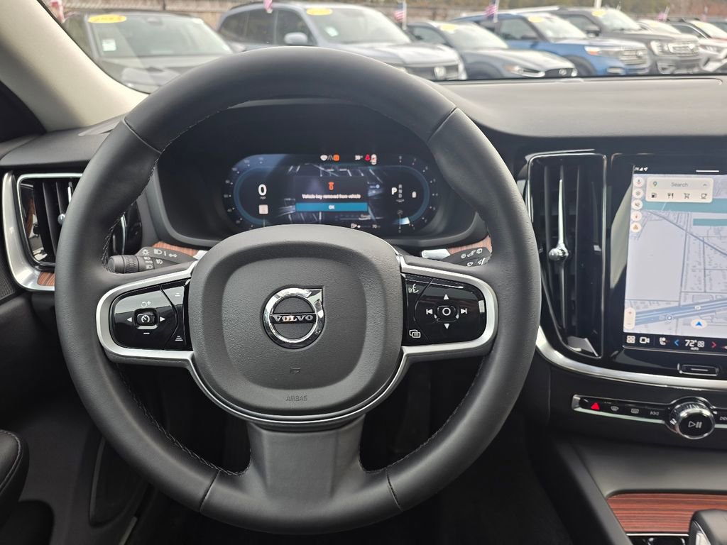 Used 2025 Volvo V60 B5 Cross Country Plus image 14