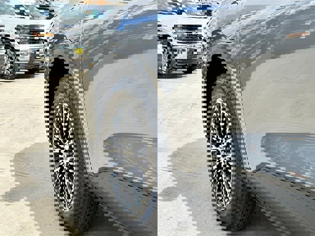 New 2024 Ford Escape SE w/ PHEV Premium Package image 28