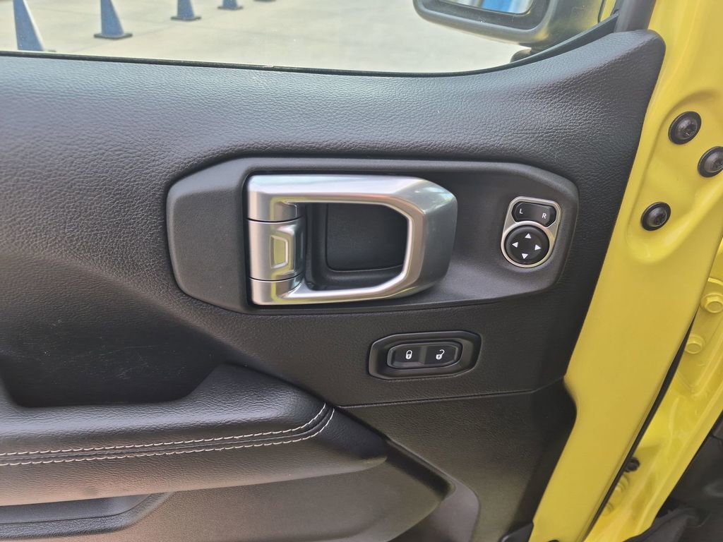 Used 2023 Jeep Wrangler Unlimited Sahara w/ Cold Weather Group image 13