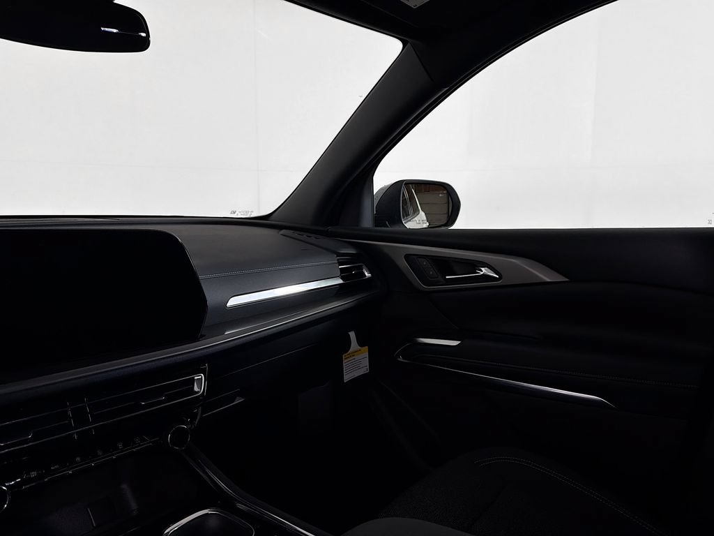 New 2026 Chevrolet Traverse LT w/ LPO, Floor Liner Package AWD/4WD image 19