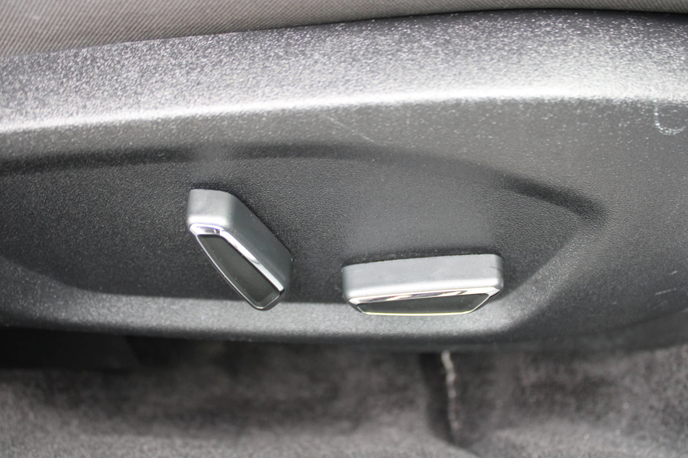 Used 2017 Ford Fusion SE w/ Fusion SE Technology Package FWD image 29