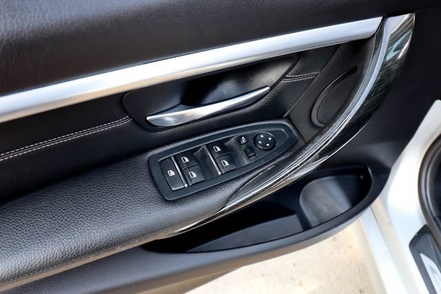 Used 2018 BMW 330i xDrive Sedan w/ Convenience Package image 31