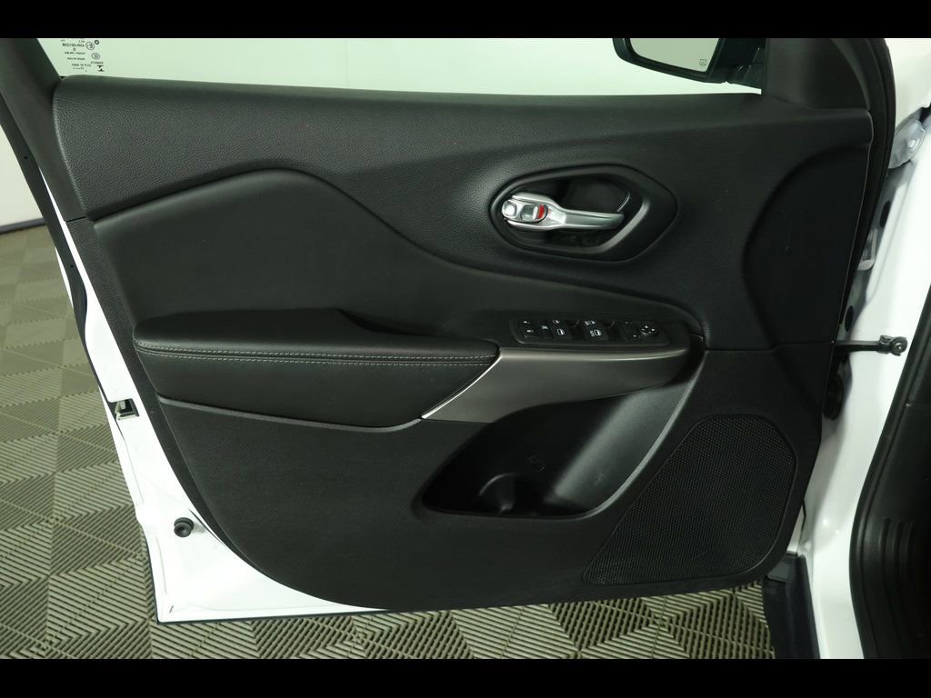 Used 2022 Jeep Cherokee Latitude Lux AWD/4WD image 19