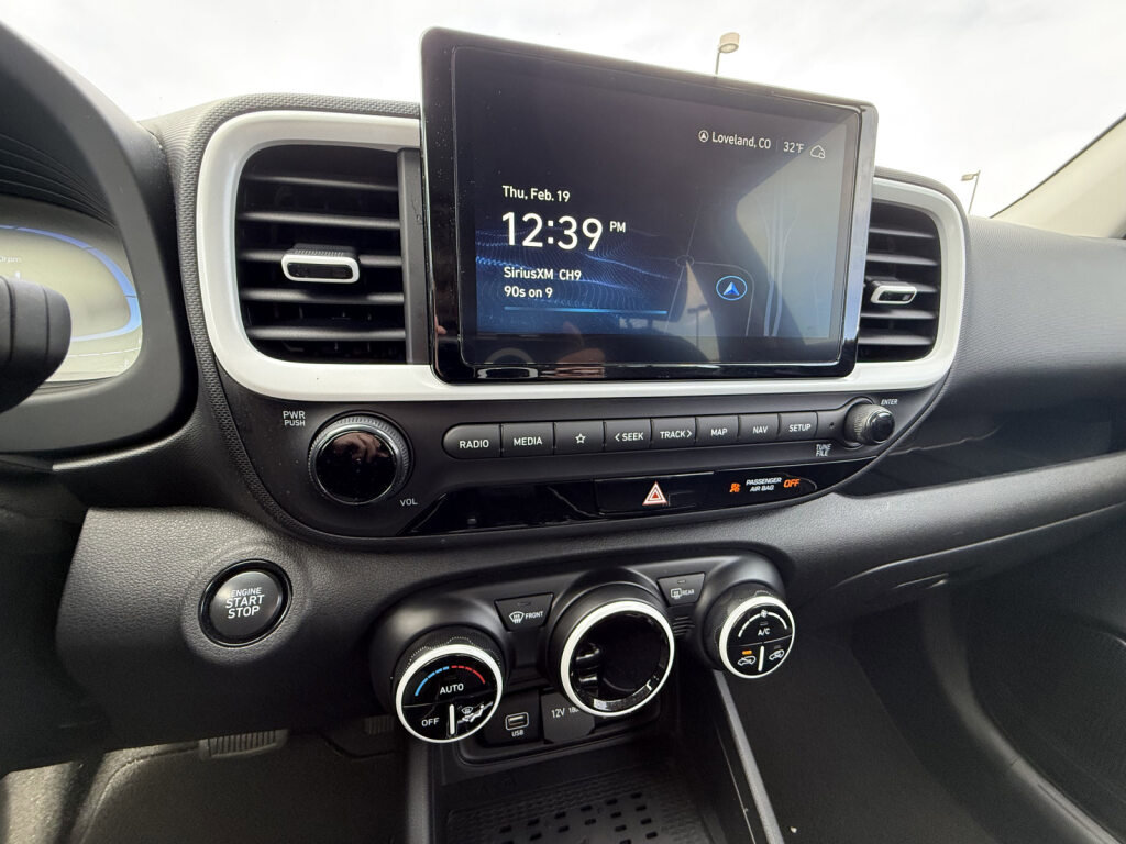 Used 2023 Hyundai Venue Limited w/ Cargo Package image 19