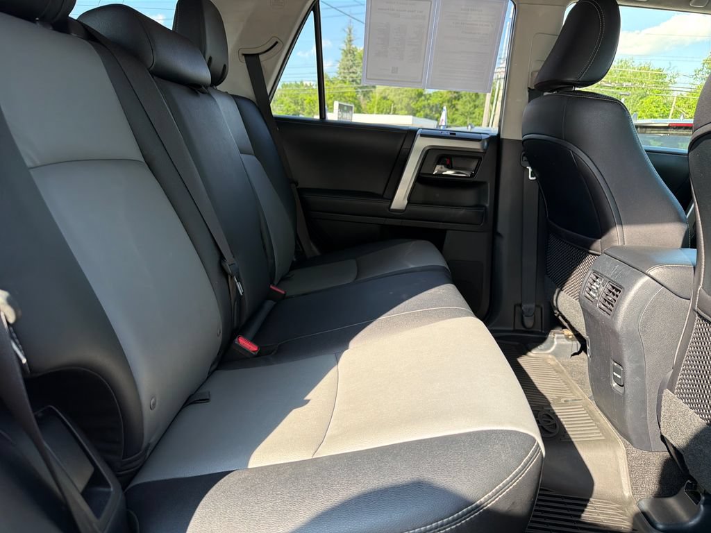 Used 2017 Toyota 4Runner SR5 Premium AWD/4WD image 33