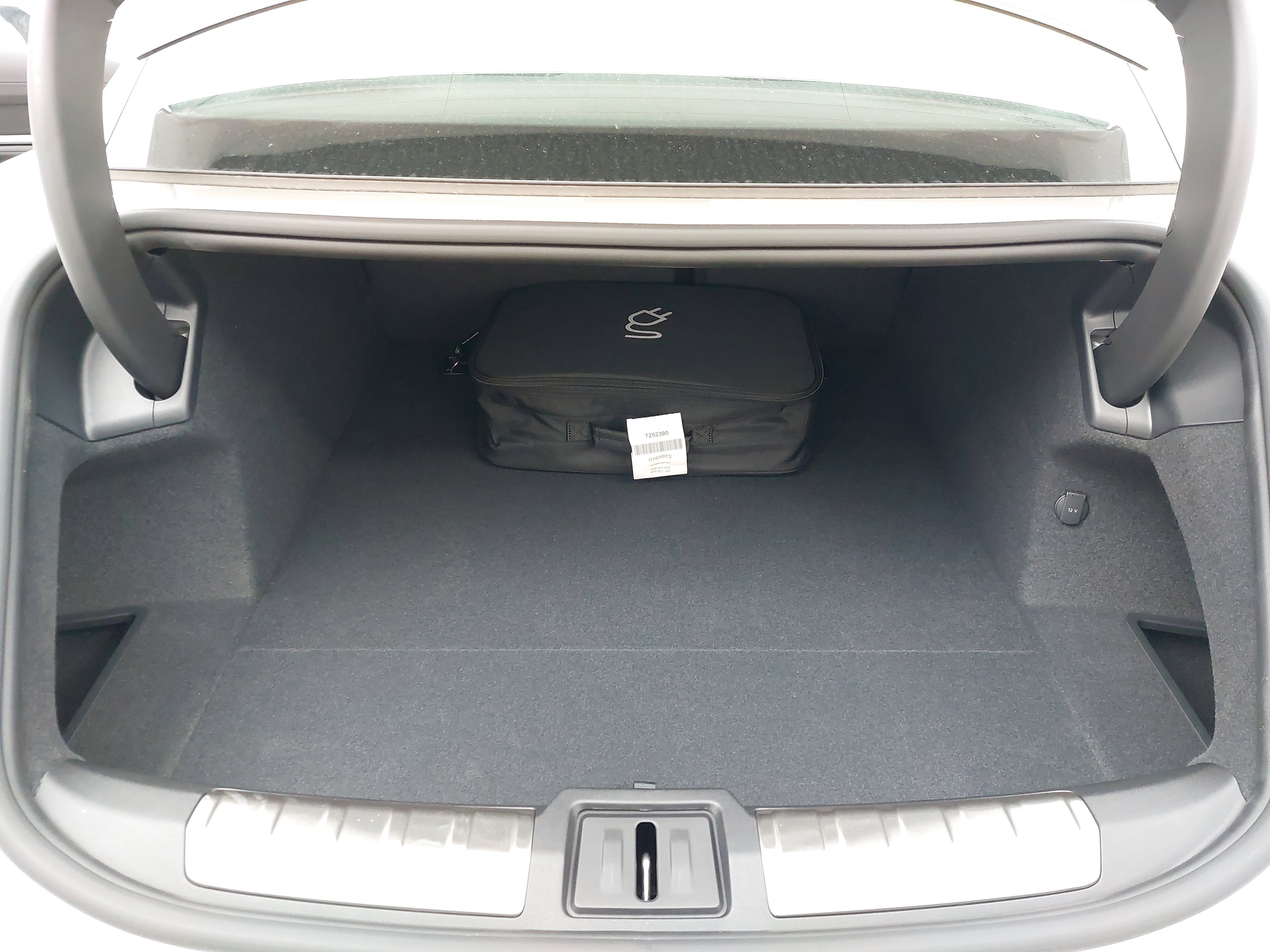 New 2025 Porsche Taycan 4S image 14