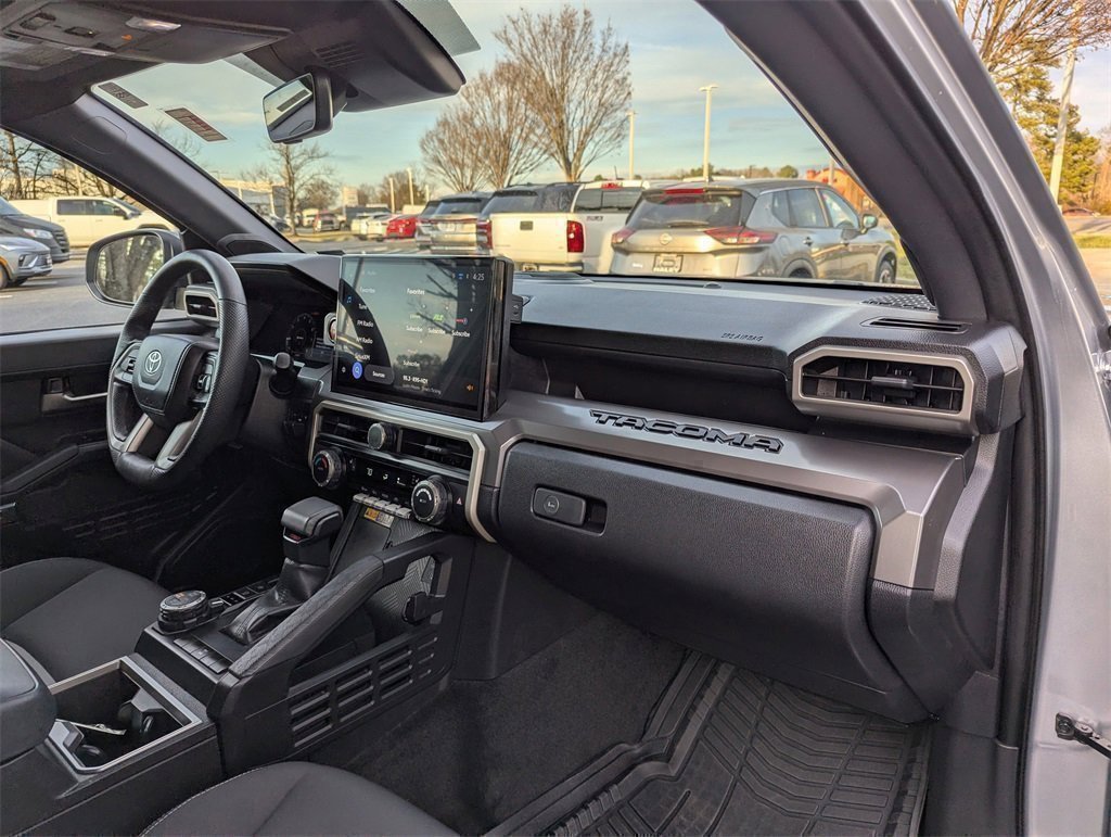 Used 2024 Toyota Tacoma TRD Off-Road image 17
