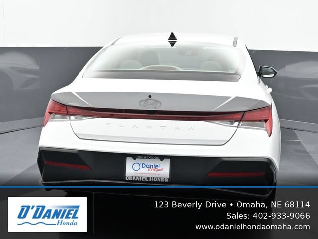 Used 2024 Hyundai Elantra SEL w/ Convenience Package FWD image 5