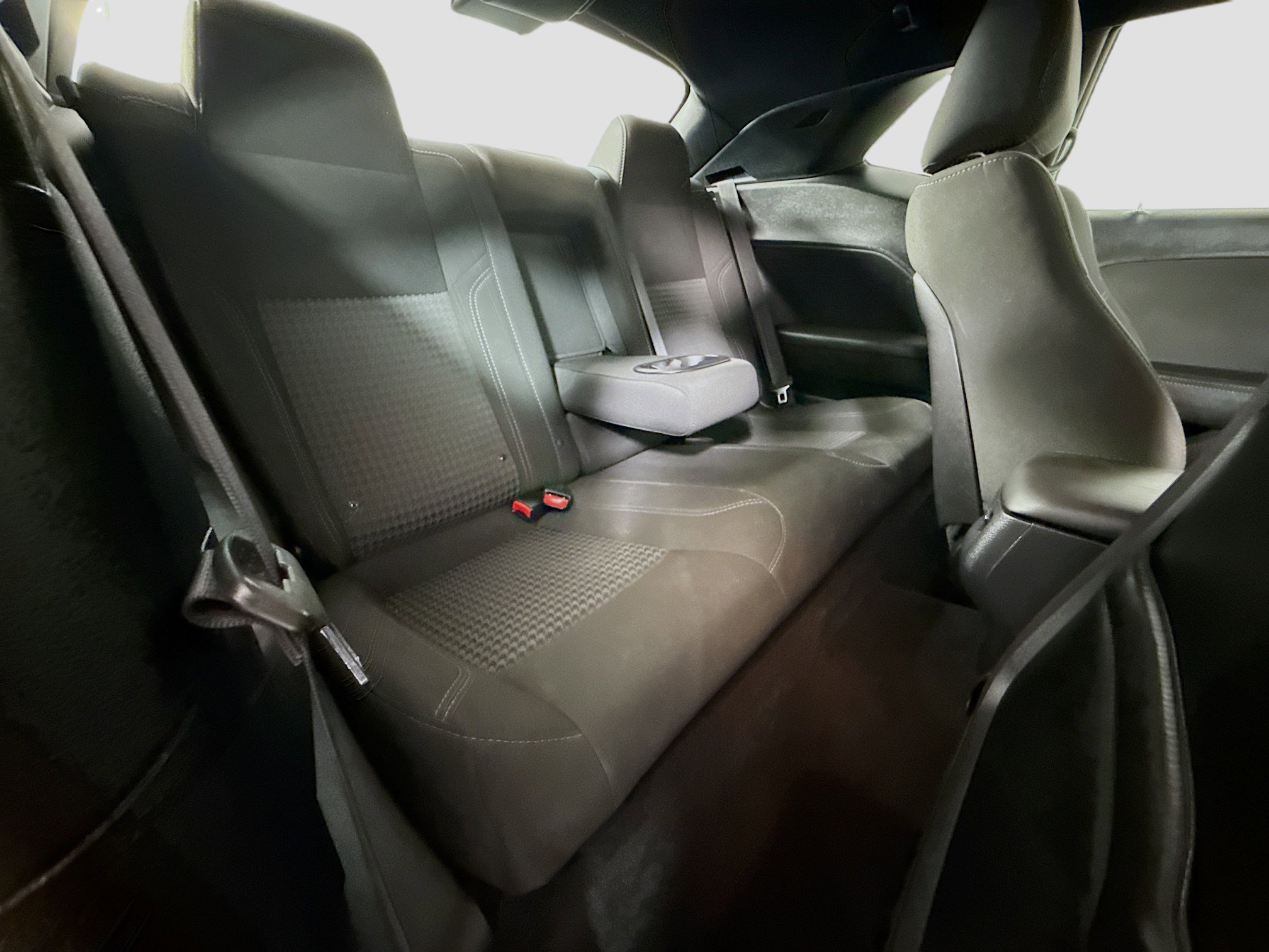 Used 2016 Dodge Challenger SXT image 25