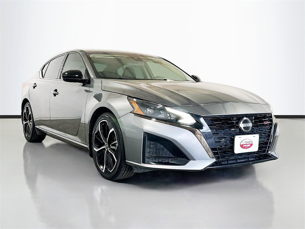Used 2023 Nissan Altima 2.5 SR image 3