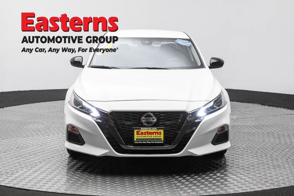 Used 2022 Nissan Altima 2.5 SR FWD image 2