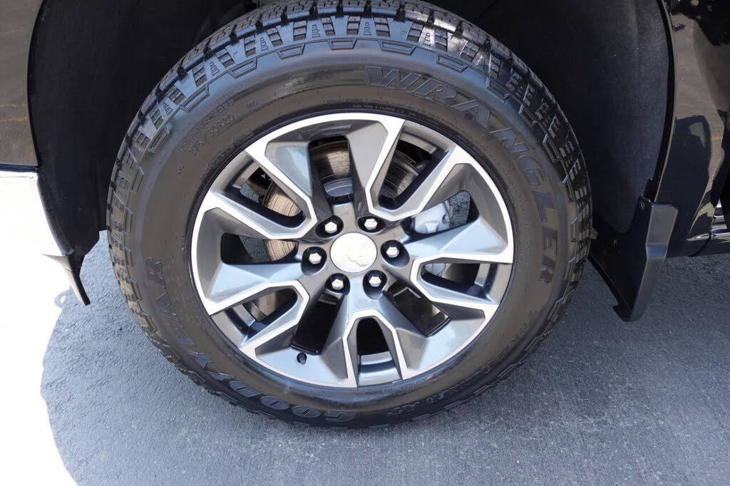 Used 2024 Chevrolet Silverado 1500 LT AWD/4WD image 57