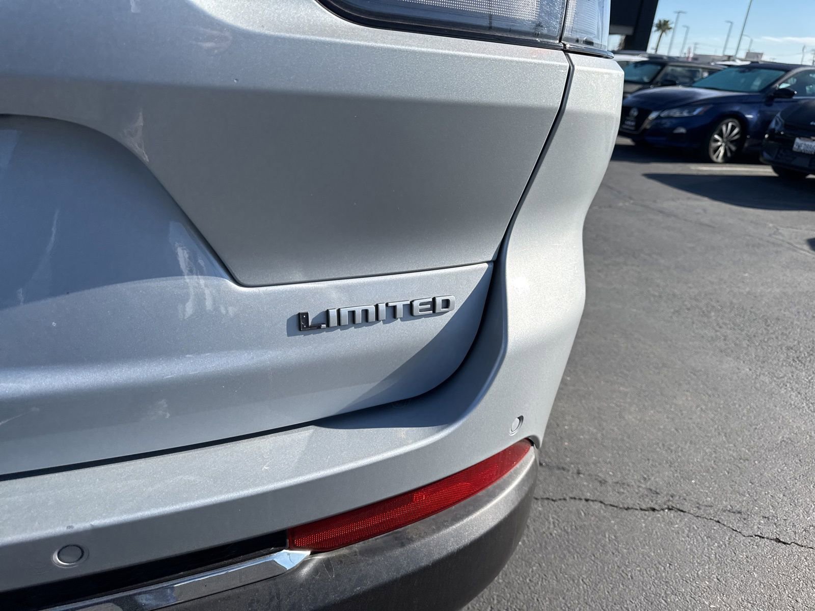 Used 2024 Jeep Grand Cherokee L Limited w/ Luxury Tech Group II image 9