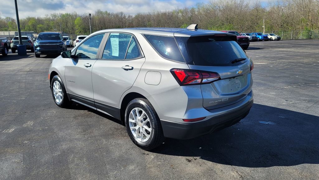 Used 2023 Chevrolet Equinox LS AWD/4WD image 9