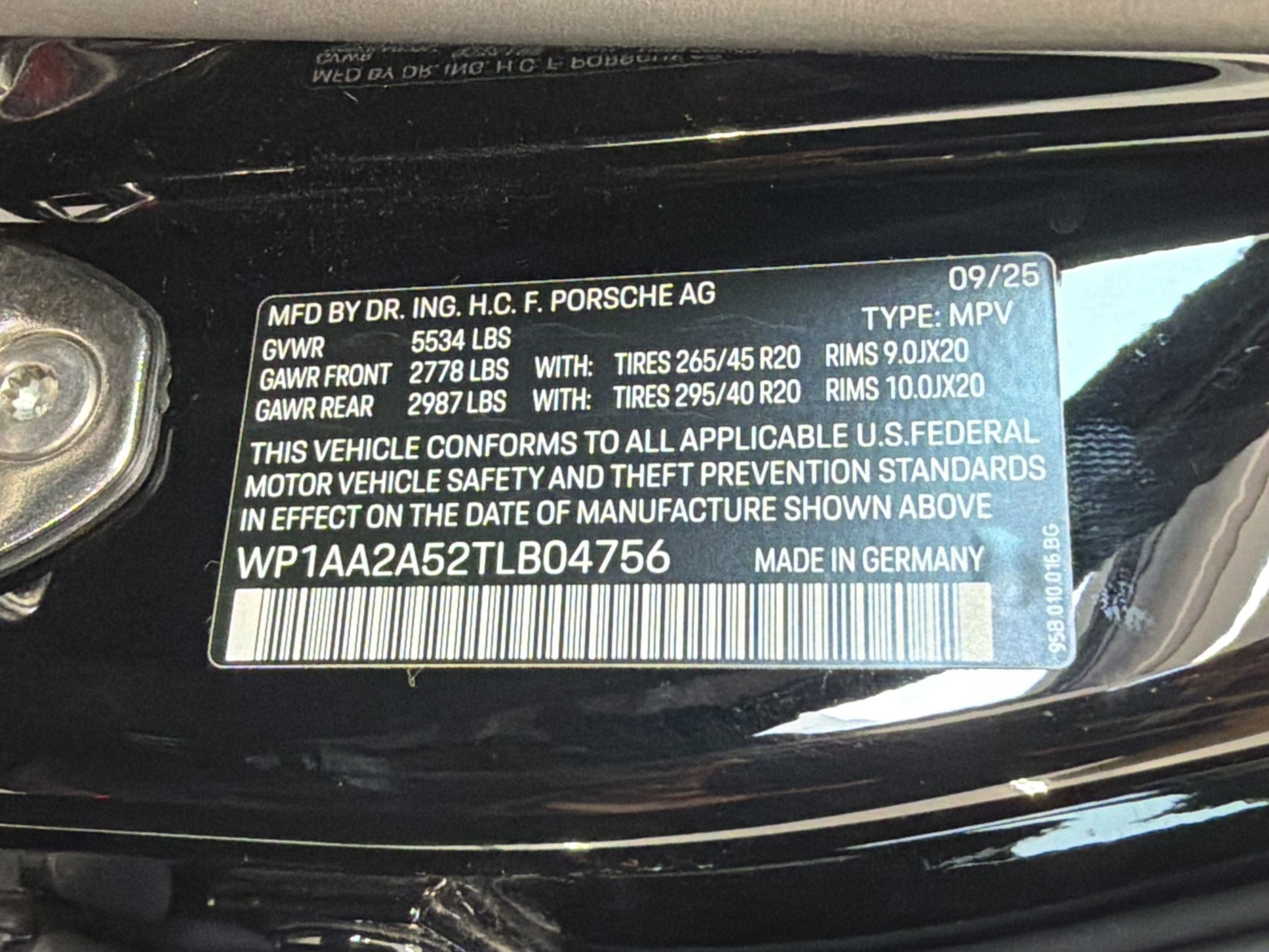 Used 2026 Porsche Macan AWD/4WD image 24