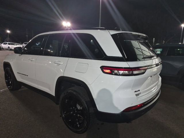 Used 2024 Jeep Grand Cherokee Limited w/ Luxury Tech Group II image 5