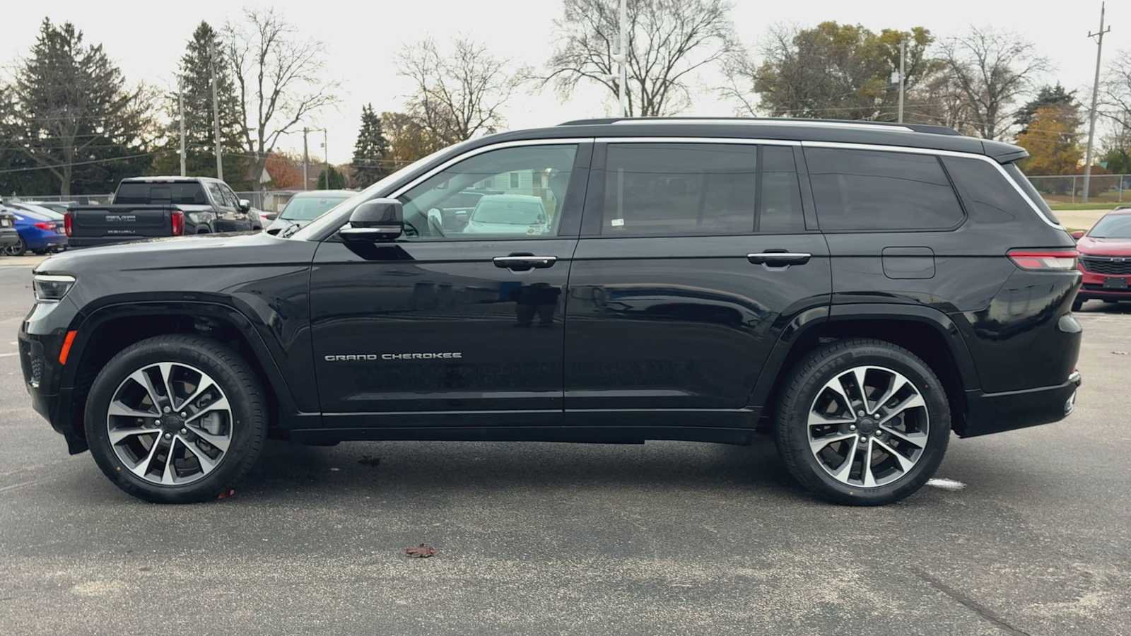 Used 2022 Jeep Grand Cherokee L Overland w/ Advanced Protech Group III image 5