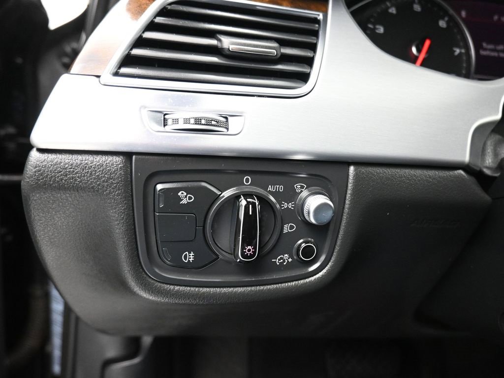 Used 2015 Audi A8 4.0T w/ Premium Package image 30