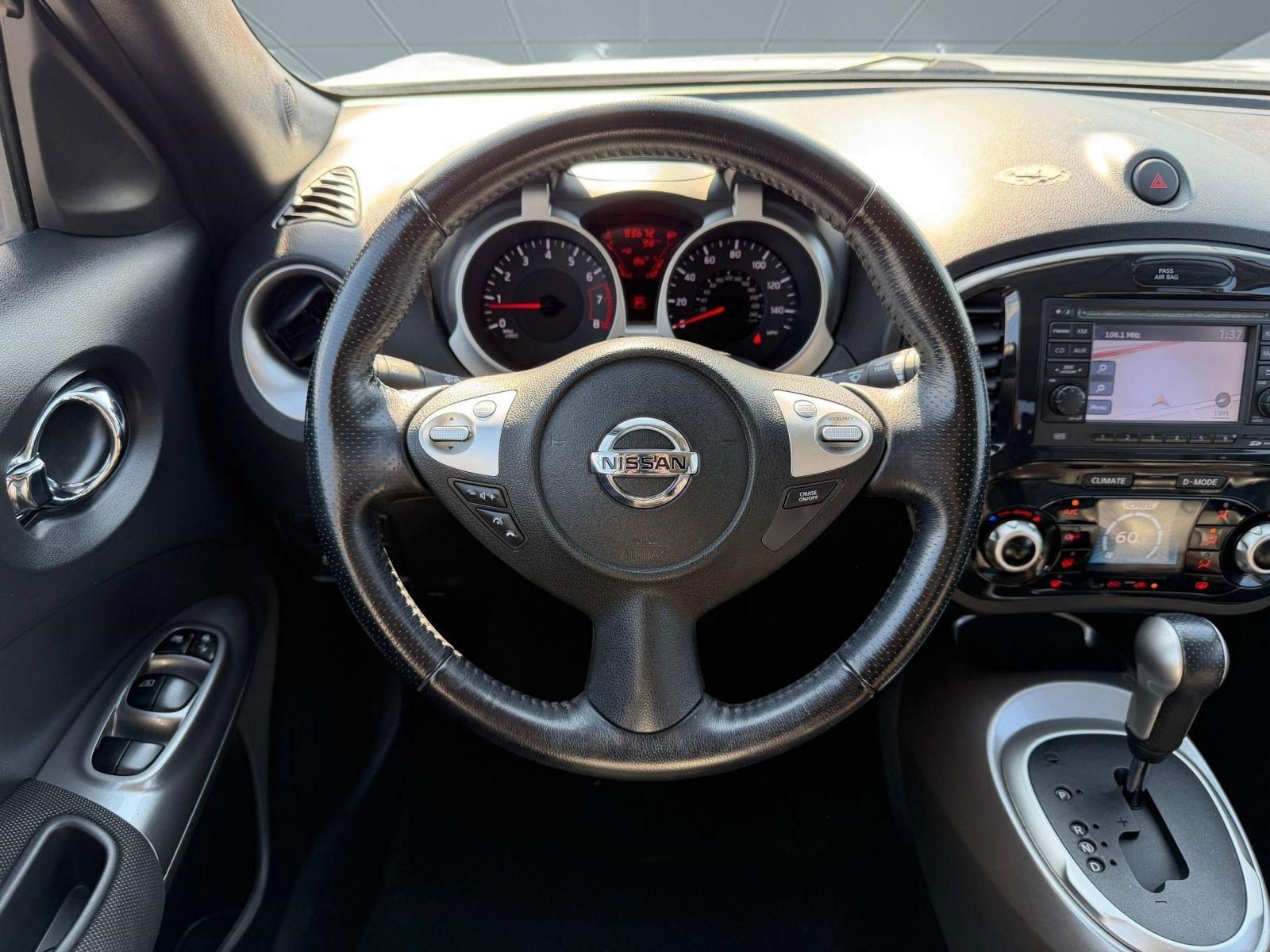 Used 2011 Nissan Juke SL FWD image 26