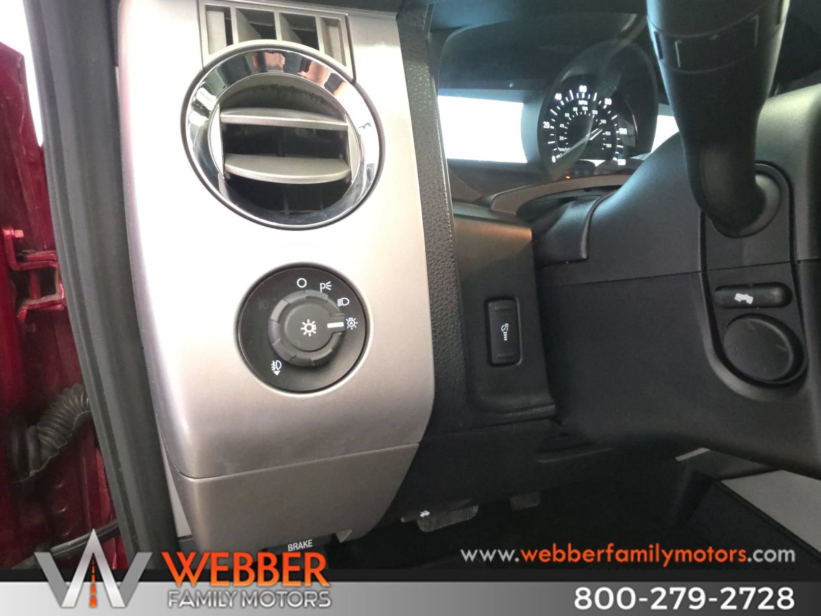 Used 2016 Ford Expedition Limited w/ Equipment Group 301A AWD/4WD image 17