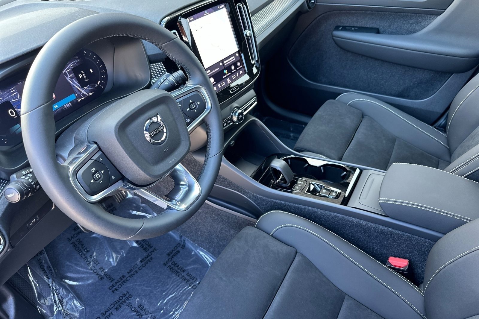 New 2026 Volvo XC40 B5 Ultra w/ Protection Package Premier image 13