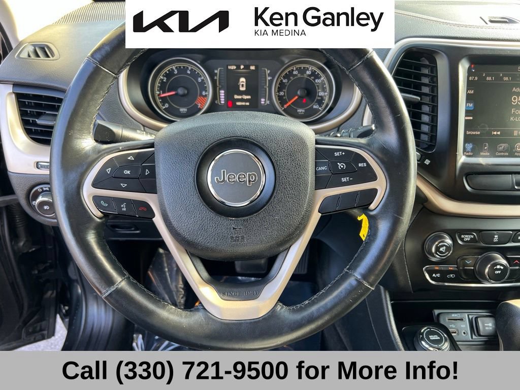 Used 2015 Jeep Cherokee Latitude w/ Cold Weather Group AWD/4WD image 31