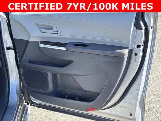 Used 2024 Toyota Sienna LE image 8