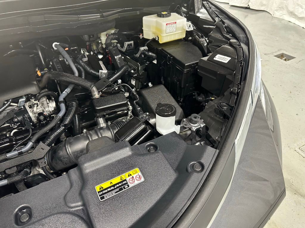 Used 2025 Toyota Sienna LE image 71