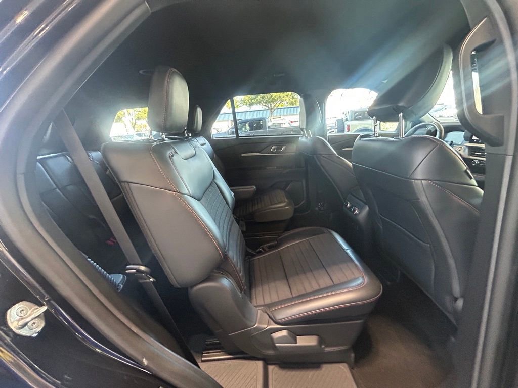 Certified 2025 Ford Explorer ST-Line image 29