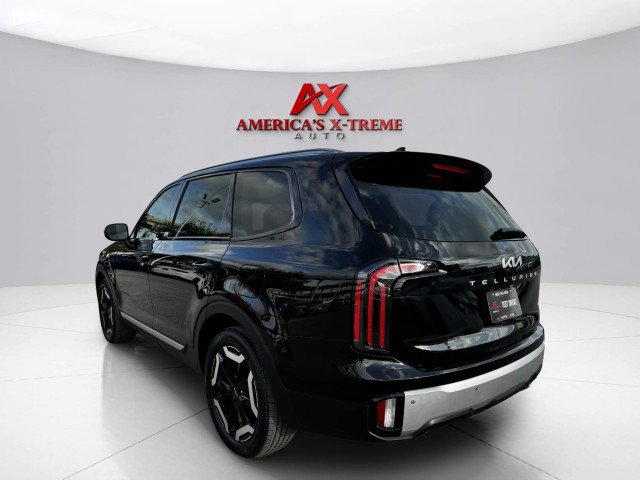 Used 2023 Kia Telluride EX image 3
