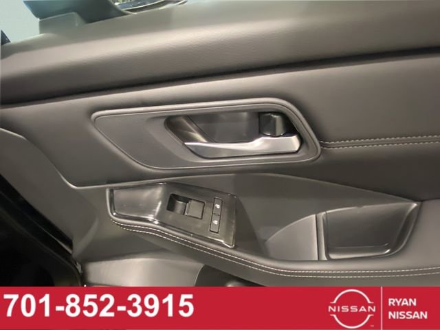 New 2026 Nissan Rogue SV image 38