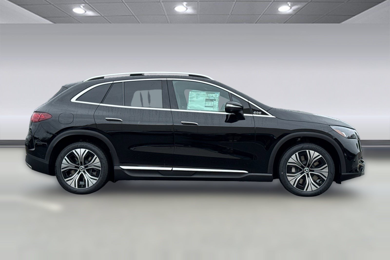 New 2026 Mercedes-Benz EQE 320 4MATIC SUV image 8
