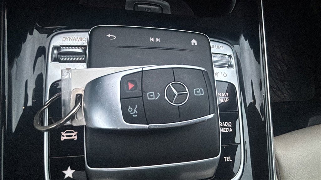 Used 2020 Mercedes-Benz GLB 250 GLB 250 w/ Premium Package image 25