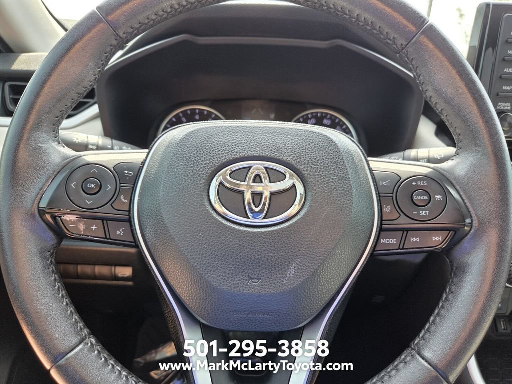 Used 2021 Toyota RAV4 XLE Premium FWD image 21