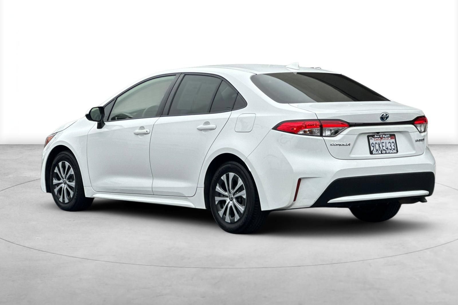 Used 2022 Toyota Corolla LE FWD image 4