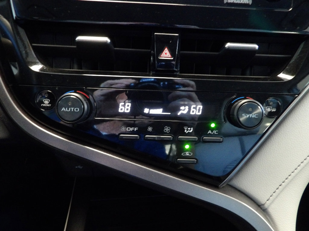 Used 2024 Toyota Camry SE AWD/4WD image 33