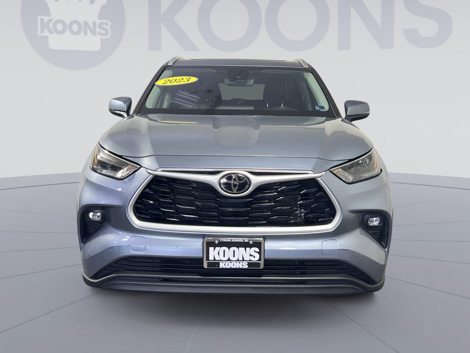 Used 2023 Toyota Highlander XLE AWD/4WD image 11