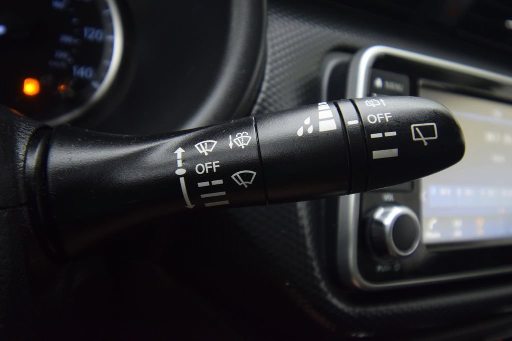 Used 2023 Nissan Kicks S FWD image 33