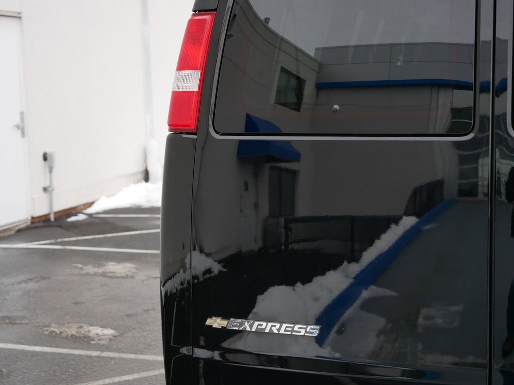 Used 2025 Chevrolet Express 3500 LT w/ LT Preferred Equipment Group image 6