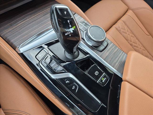 Used 2021 BMW 530i w/ M Sport Package RWD image 12