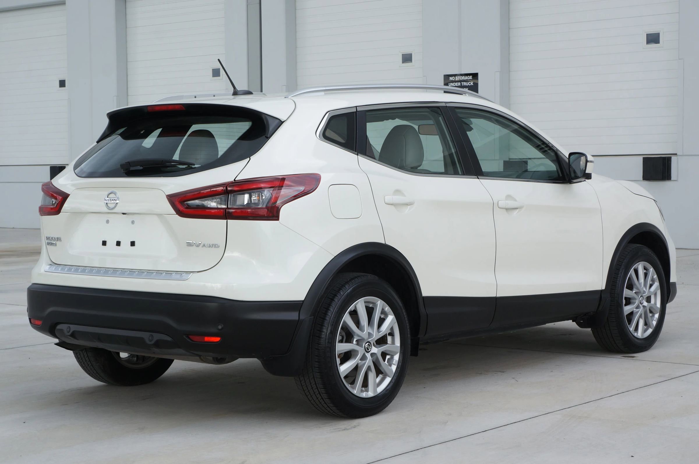 Used 2022 Nissan Rogue Sport SV w/ Technology Package image 14