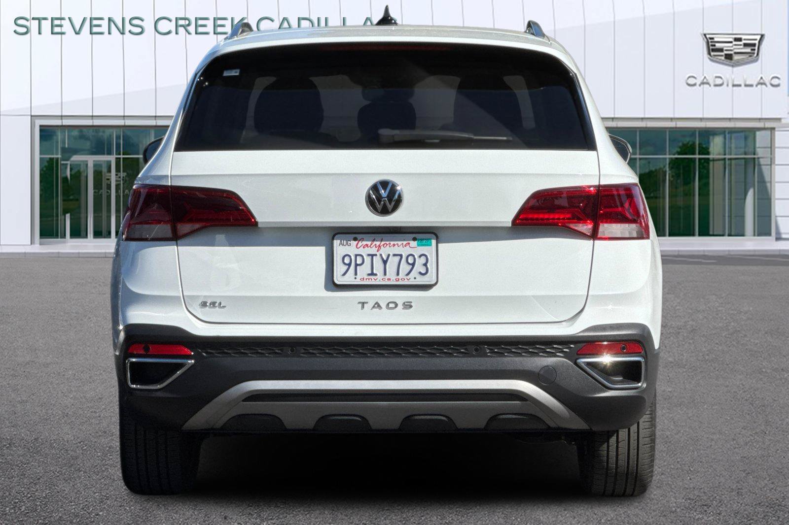 Used 2022 Volkswagen Taos SEL w/ Panoramic Sunroof Package FWD image 4
